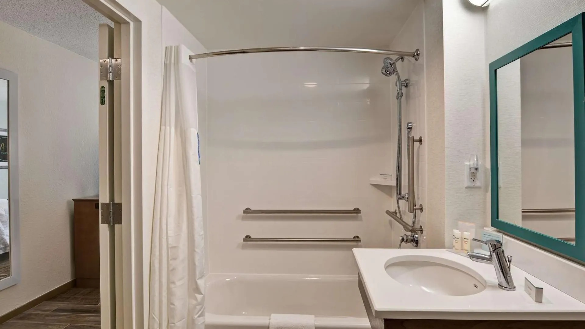 Hampton Inn Memphis-Poplar 3*, Memphis