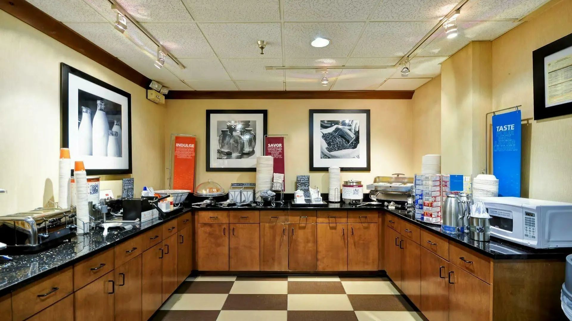 *** Hotel Hampton Inn Memphis-Poplar United States