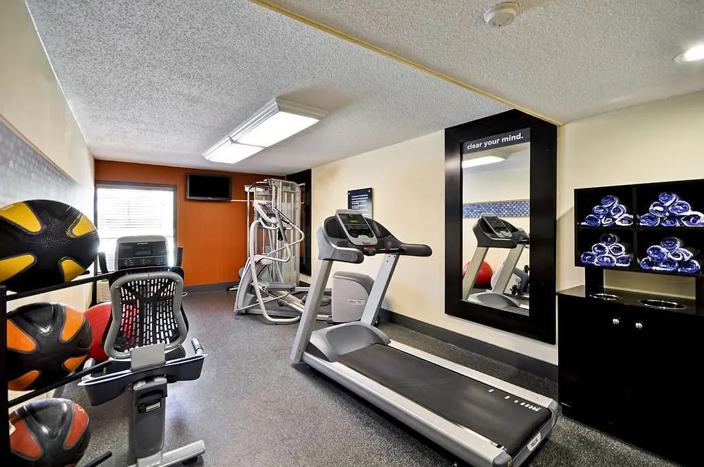 Hampton Inn Memphis-Poplar Hotel